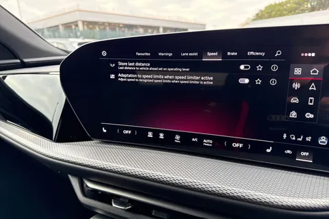  Audi Q5 2.0 TDI S line S Tronic quattro Euro 6 (s/s) 5dr Thumbnail #42