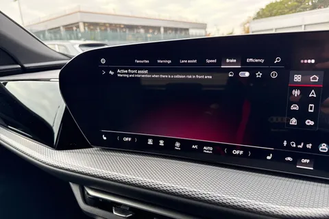  Audi Q5 2.0 TDI S line S Tronic quattro Euro 6 (s/s) 5dr Thumbnail #43