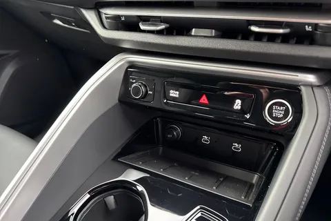  Audi Q5 2.0 TDI S line S Tronic quattro Euro 6 (s/s) 5dr Thumbnail #48