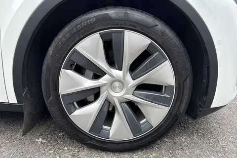 MA72YVG Tesla Model Y (Dual Motor) Long Range Auto 4WDE 5dr Thumbnail #14