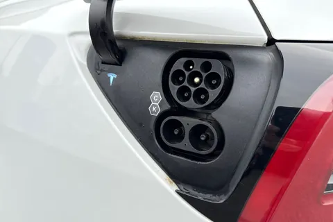 MA72YVG Tesla Model Y (Dual Motor) Long Range Auto 4WDE 5dr Thumbnail #37