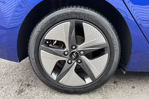 RE72PFK Hyundai Ioniq 1.6 h-GDi Premium SE DCT Euro 6 (s/s) 5dr Thumbnail #10