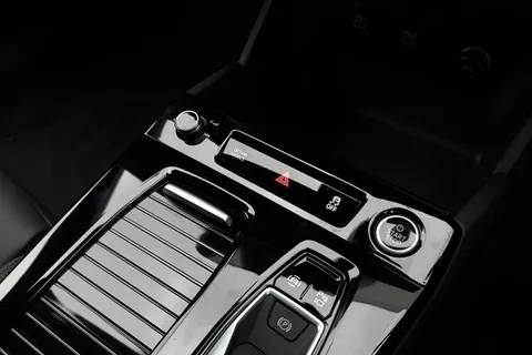  Audi A6 E-Tron Avant 100kWh Performance S line Auto 5dr Thumbnail #49