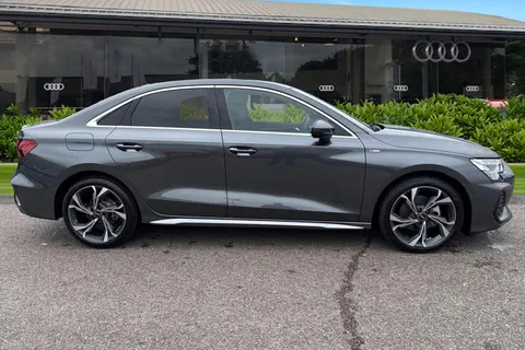 Audi A3 1.5 TFSI 35 S line Euro 6 (s/s) 4dr Thumbnail #4