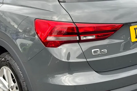 DS72UJL Audi Q3 Technik 35 TFSI 150 PS S tronic Thumbnail #7