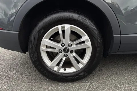 DS72UJL Audi Q3 Technik 35 TFSI 150 PS S tronic Thumbnail #10