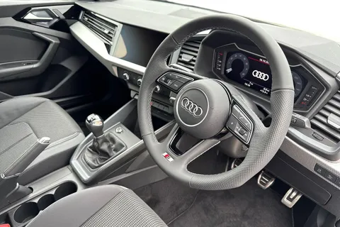  Audi A1 1.0 TFSI 30 S line Sportback Euro 6 (s/s) 5dr Thumbnail #14