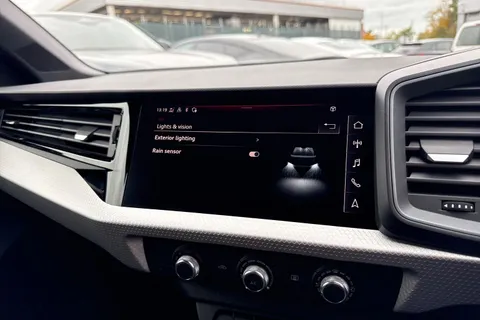  Audi A1 1.0 TFSI 30 S line Sportback Euro 6 (s/s) 5dr Thumbnail #35