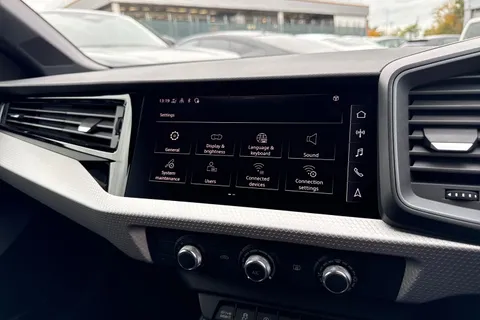  Audi A1 1.0 TFSI 30 S line Sportback Euro 6 (s/s) 5dr Thumbnail #39