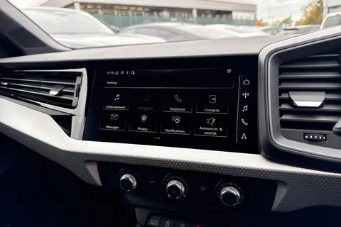  Audi A1 1.0 TFSI 30 S line Sportback Euro 6 (s/s) 5dr Thumbnail #40