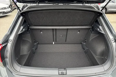 DK25ZLN Volkswagen T-Roc 2.0 TDI 150 EVO R-Line 5dr DSG | Heated Seats | App Connect Thumbnail #8