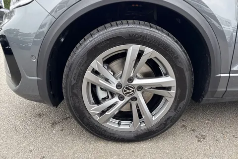 DK25ZLN Volkswagen T-Roc 2.0 TDI 150 EVO R-Line 5dr DSG | Heated Seats | App Connect Thumbnail #14