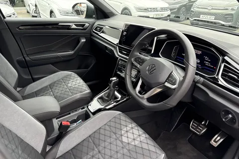 DK25ZLN Volkswagen T-Roc 2.0 TDI 150 EVO R-Line 5dr DSG | Heated Seats | App Connect Thumbnail #15