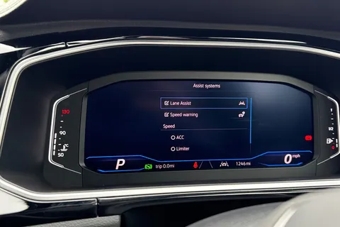 DK25ZLN Volkswagen T-Roc 2.0 TDI 150 EVO R-Line 5dr DSG | Heated Seats | App Connect Thumbnail #28