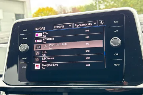 DK25ZLN Volkswagen T-Roc 2.0 TDI 150 EVO R-Line 5dr DSG | Heated Seats | App Connect Thumbnail #30