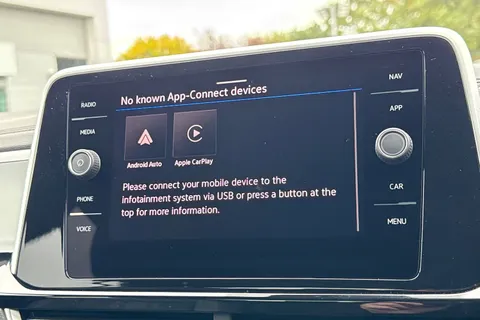 DK25ZLN Volkswagen T-Roc 2.0 TDI 150 EVO R-Line 5dr DSG | Heated Seats | App Connect Thumbnail #31