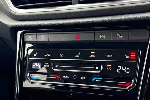 DK25ZLN Volkswagen T-Roc 2.0 TDI 150 EVO R-Line 5dr DSG | Heated Seats | App Connect Thumbnail #36