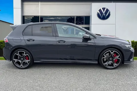 CY25GMG Volkswagen Golf 2.0 TSI 300 GTI Clubsport 5dr DSG⭐Black Pack, DCC, Sunroof, 'Akrapovic' exh Thumbnail #4