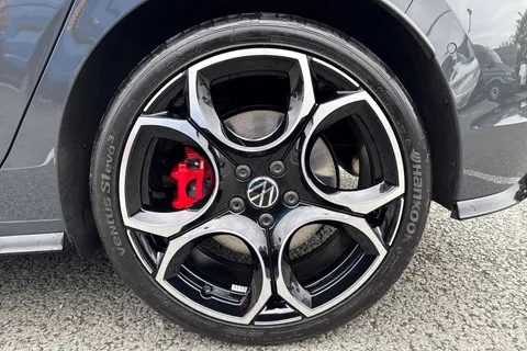 CY25GMG Volkswagen Golf 2.0 TSI 300 GTI Clubsport 5dr DSG⭐Black Pack, DCC, Sunroof, 'Akrapovic' exh Thumbnail #11