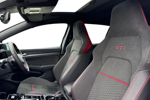 CY25GMG Volkswagen Golf 2.0 TSI 300 GTI Clubsport 5dr DSG⭐Black Pack, DCC, Sunroof, 'Akrapovic' exh Thumbnail #16