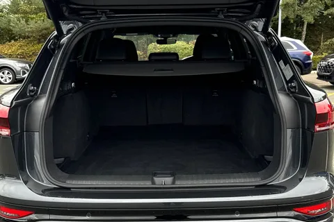 KW74LZF Audi Q6 E-Tron Q6 SUV Edition 1 e-tron quattro 285,00 kW Thumbnail #7