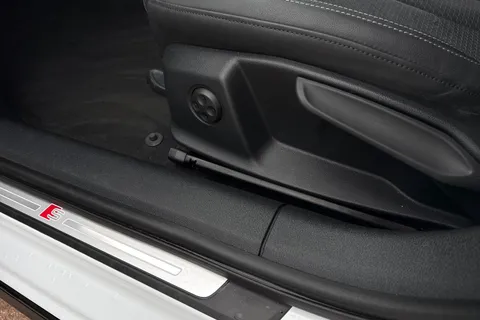 32 of 66 for AUDI A4 35 TFSI Black Edition 5dr S Tronic