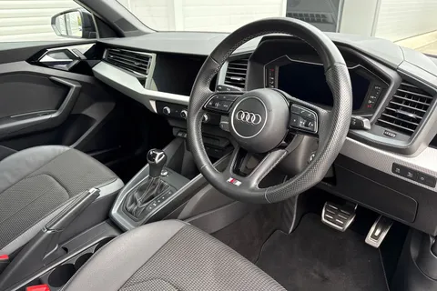 PF72NUY Audi A1 1.5 TFSI 35 S line Sportback S Tronic Euro 6 (s/s) 5dr Thumbnail #15