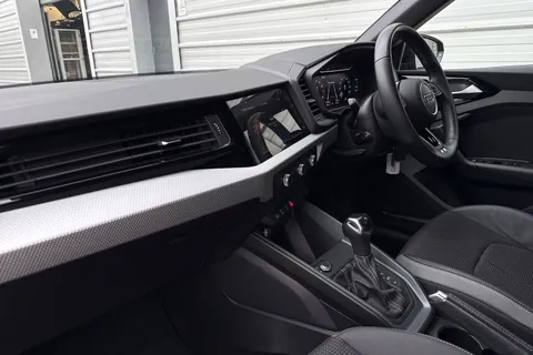 PF72NUY Audi A1 1.5 TFSI 35 S line Sportback S Tronic Euro 6 (s/s) 5dr Thumbnail #16