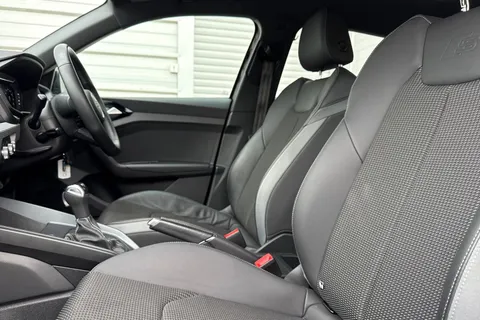 PF72NUY Audi A1 1.5 TFSI 35 S line Sportback S Tronic Euro 6 (s/s) 5dr Thumbnail #17