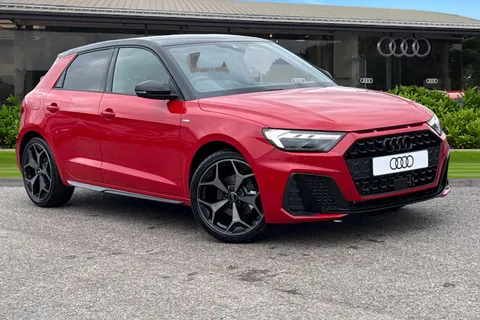  Audi A1 1.5 TFSI 35 Black Edition Sportback S Tronic Euro 6 (s/s) 5dr Thumbnail #2