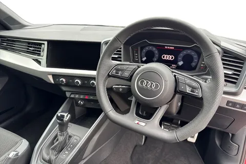  Audi A1 1.5 TFSI 35 Black Edition Sportback S Tronic Euro 6 (s/s) 5dr Thumbnail #18