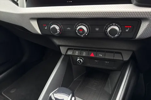  Audi A1 1.5 TFSI 35 Black Edition Sportback S Tronic Euro 6 (s/s) 5dr Thumbnail #22