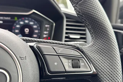  Audi A1 1.5 TFSI 35 Black Edition Sportback S Tronic Euro 6 (s/s) 5dr Thumbnail #26