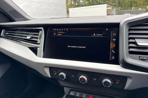  Audi A1 1.5 TFSI 35 Black Edition Sportback S Tronic Euro 6 (s/s) 5dr Thumbnail #36