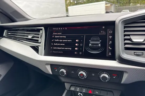  Audi A1 1.5 TFSI 35 Black Edition Sportback S Tronic Euro 6 (s/s) 5dr Thumbnail #43