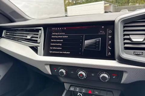  Audi A1 1.5 TFSI 35 Black Edition Sportback S Tronic Euro 6 (s/s) 5dr Thumbnail #44