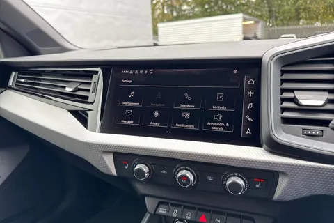  Audi A1 1.5 TFSI 35 Black Edition Sportback S Tronic Euro 6 (s/s) 5dr Thumbnail #46