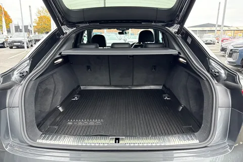 KN23OCS Audi e-tron Sportback Black Edition 55 quattro 300,00 kW Thumbnail #7