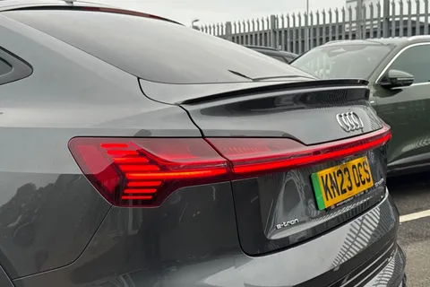 KN23OCS Audi e-tron Sportback Black Edition 55 quattro 300,00 kW Thumbnail #8