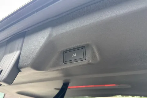 PK74NVV Volkswagen ID. Buzz Style SWB 204 PS 77 kWh Pro Electric 1 Speed Automatic Thumbnail #39