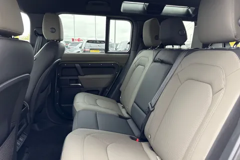  Land Rover Defender 110 3.0 D350 MHEV X-Dynamic HSE Auto 4WD Euro 6 (s/s) 5dr Thumbnail #14