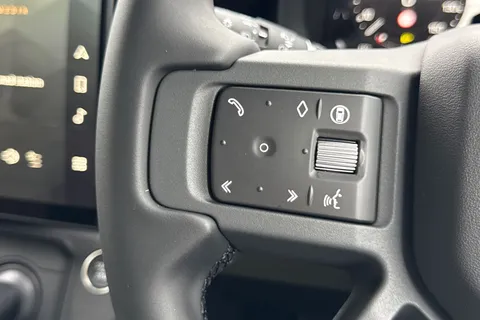  Land Rover Defender 110 3.0 D350 MHEV X-Dynamic HSE Auto 4WD Euro 6 (s/s) 5dr Thumbnail #18