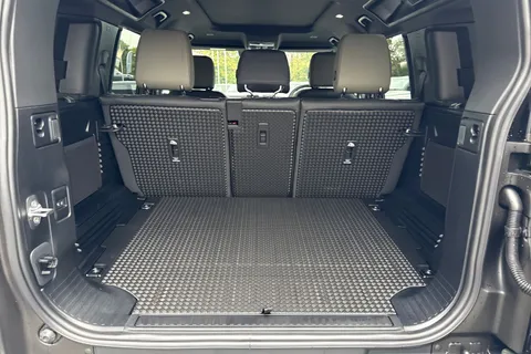  Land Rover Defender 110 3.0 D350 MHEV X-Dynamic HSE Auto 4WD Euro 6 (s/s) 5dr Thumbnail #28