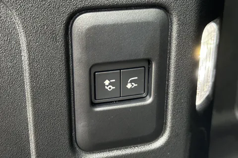  Land Rover Defender 110 3.0 D350 MHEV X-Dynamic HSE Auto 4WD Euro 6 (s/s) 5dr Thumbnail #29