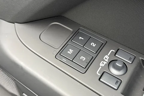  Land Rover Defender 110 3.0 D350 MHEV X-Dynamic HSE Auto 4WD Euro 6 (s/s) 5dr Thumbnail #37