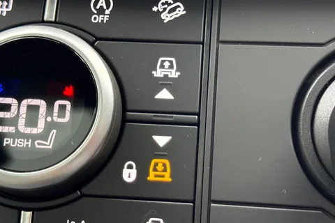  Land Rover Defender 110 3.0 D350 MHEV X-Dynamic HSE Auto 4WD Euro 6 (s/s) 5dr Thumbnail #55