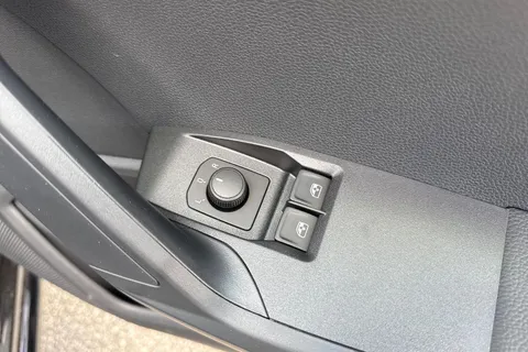 SEAT Ibiza 1.0 TSI SE Technology Euro 6 (s/s) 5dr Thumbnail #18