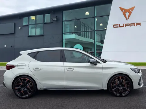 KP25FOJ CUPRA Leon 2.0 TSI 300 VZ3 5dr DSG, **PAN ROOF** Thumbnail #4