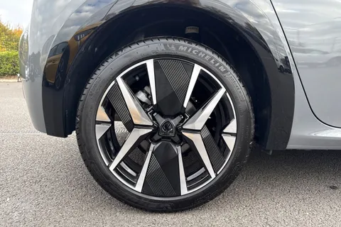 DC74ZPR PEUGEOT 208 1.2 HYBRID GT e-DSC6 Euro 6 (s/s) 5dr Thumbnail #11