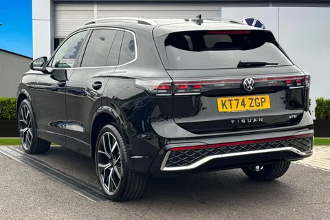 KT74ZGP Volkswagen Tiguan 1.5 eTSI 150 R-Line 5dr DSG **IQ LIGHTS, INFORTAINMENT PACK, DRIVER PACK** Thumbnail #3